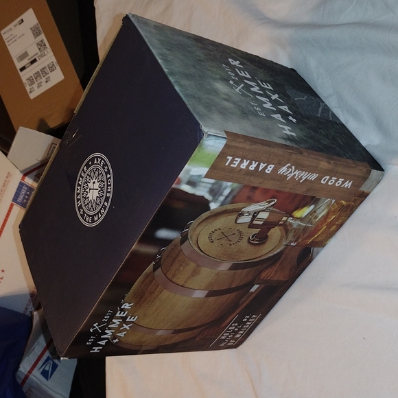 Hammer Axe Whiskey Barrel 3l Beverage Dispenser - Picture 5 of 12